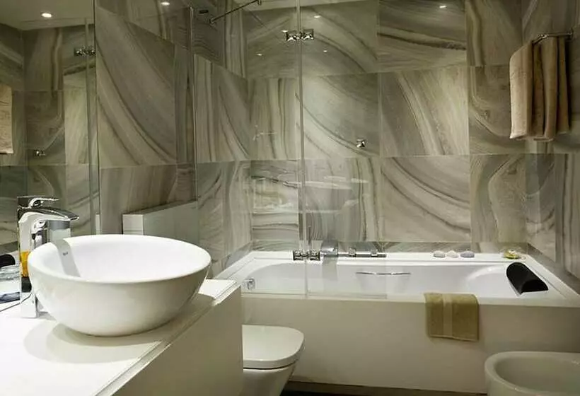 اتاق خانوادگی, Cosmopolita Hotel Boutique & Spa