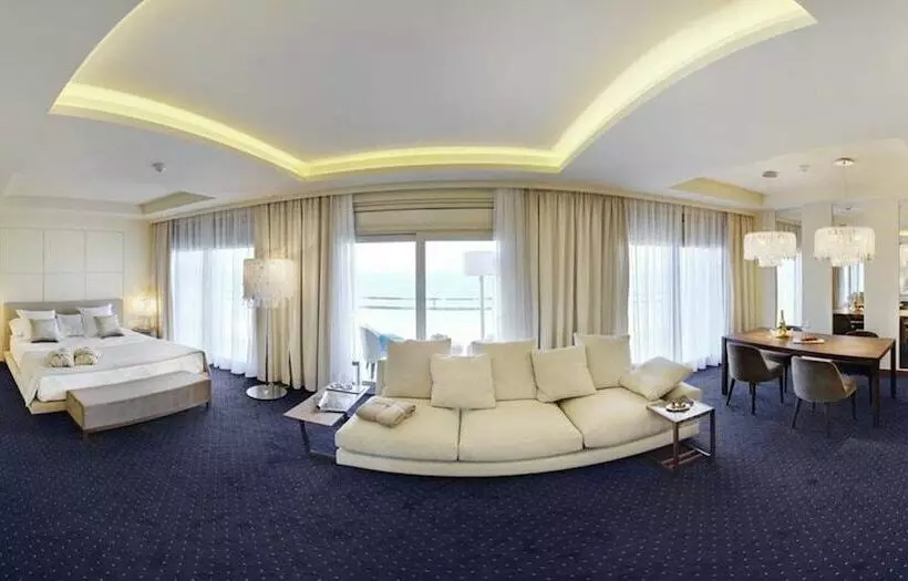 سوییت با چشمانداز دریا, Cosmopolita Hotel Boutique & Spa