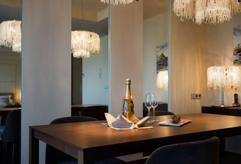سوییت با چشمانداز دریا, Cosmopolita Hotel Boutique & Spa