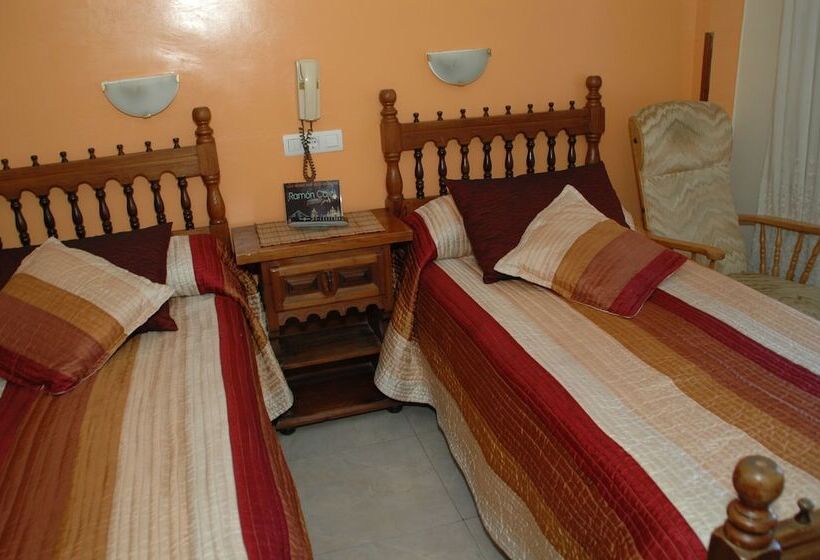 اتاق استاندارد, Hostal Ramon Y Cajal