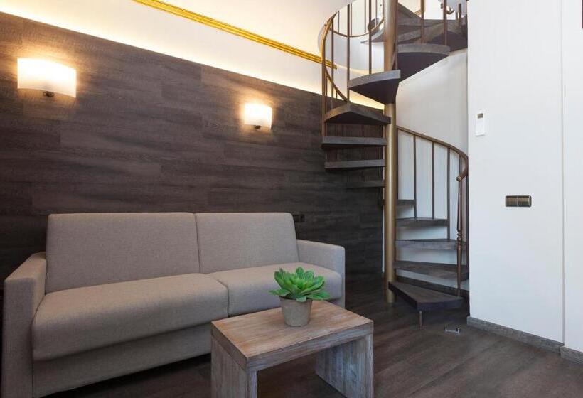 ペントハウススイート, Diana