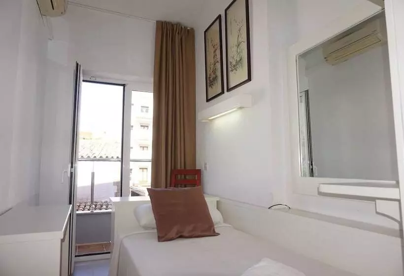 Standard Single Room, Hermes
