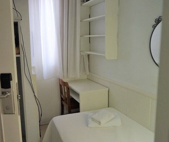 エコノミーシングルルーム, Hermes