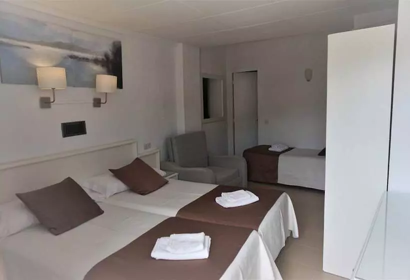 Standard Quadruple Room, Hermes