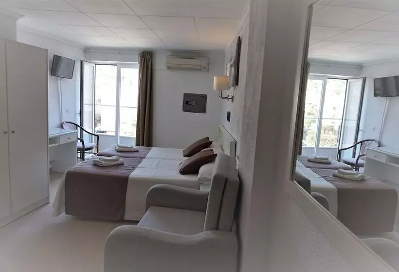 Standard Quadruple Room, Hermes