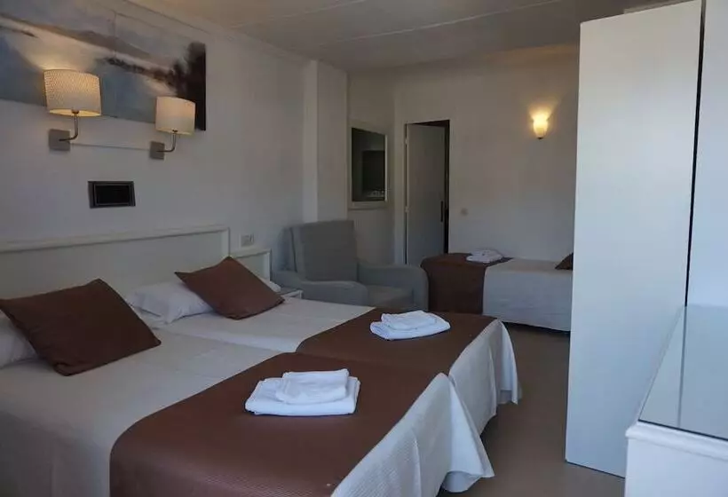 Standard Quadruple Room, Hermes