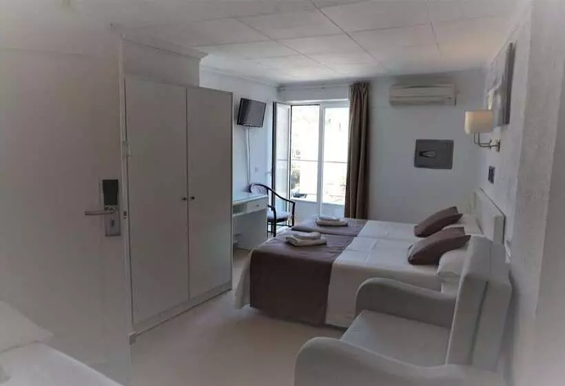 Standard Quadruple Room, Hermes