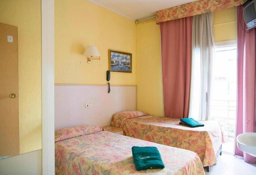 اتاق استاندارد با سرویس بهداشتی مشترک, Hostal Alhambra Tarragona