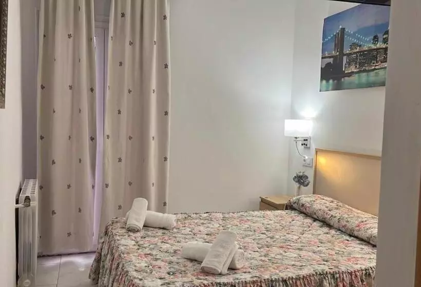 スタンダードルーム, Hostal Alhambra Tarragona