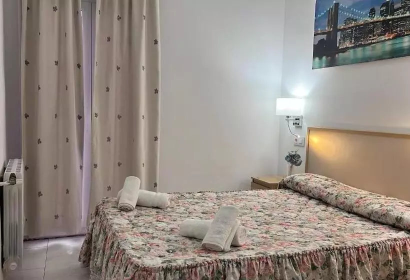 スタンダードルーム, Hostal Alhambra Tarragona
