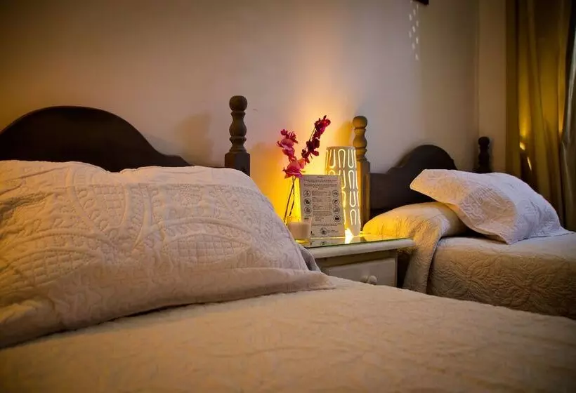 اتاق اکونومی, Hostal La Muralla