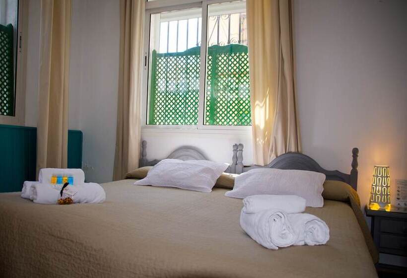 اتاق اکونومی, Hostal La Muralla