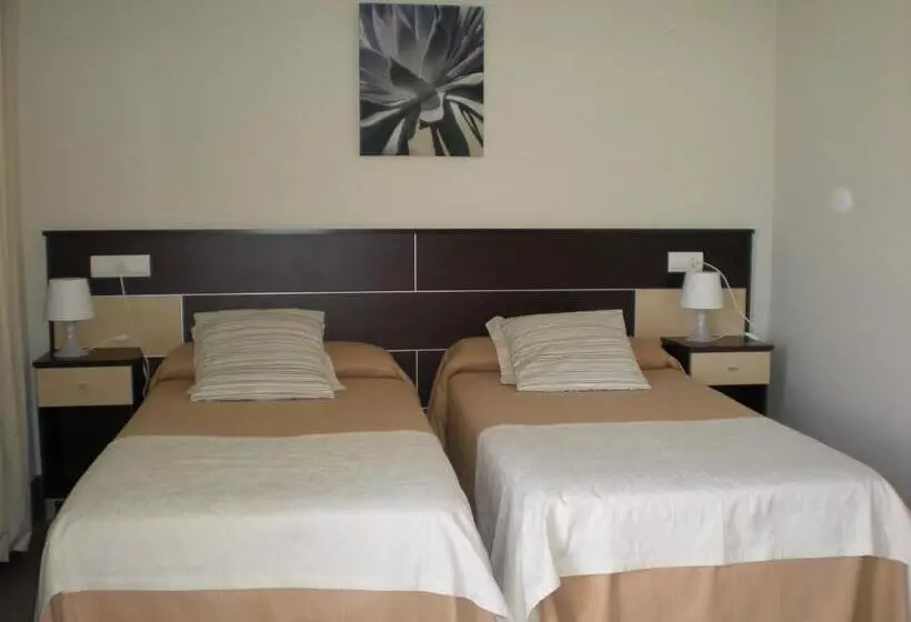 Chambre Standard, Mr