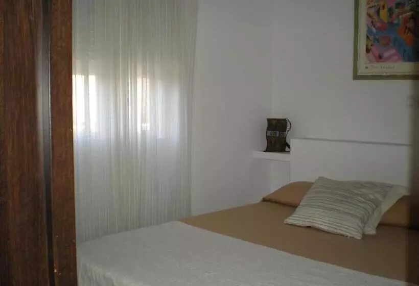 Chambre Triple Standard, Mr