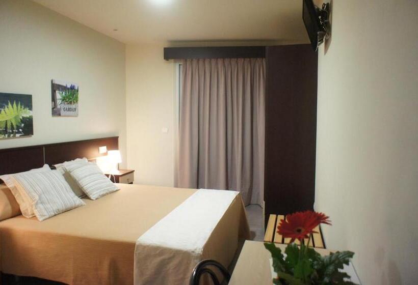 Номер Стандарт, Mr