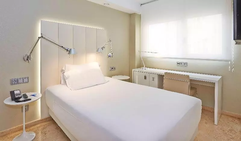 اتاق استاندارد یک نفره, NH Ciudad De Zaragoza