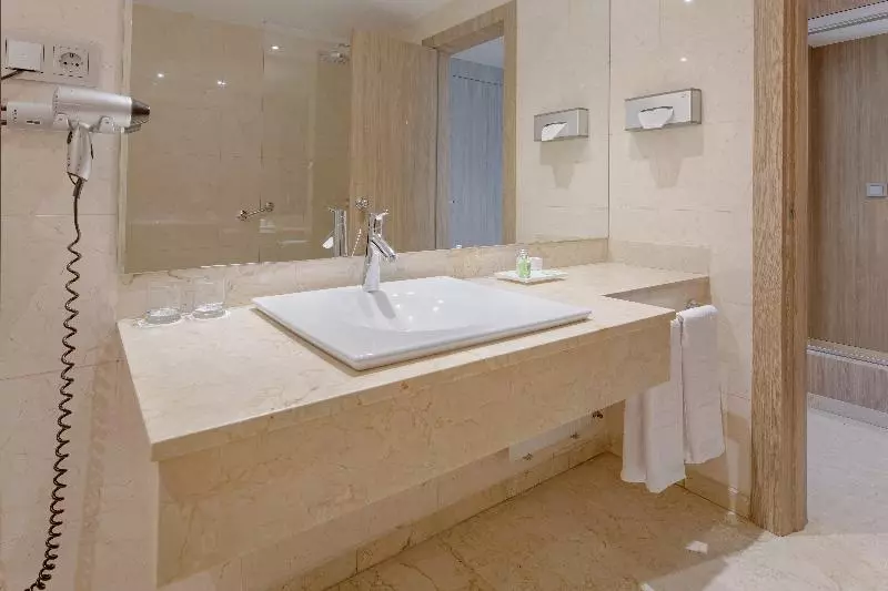 اتاق استاندارد, NH Ciudad De Zaragoza