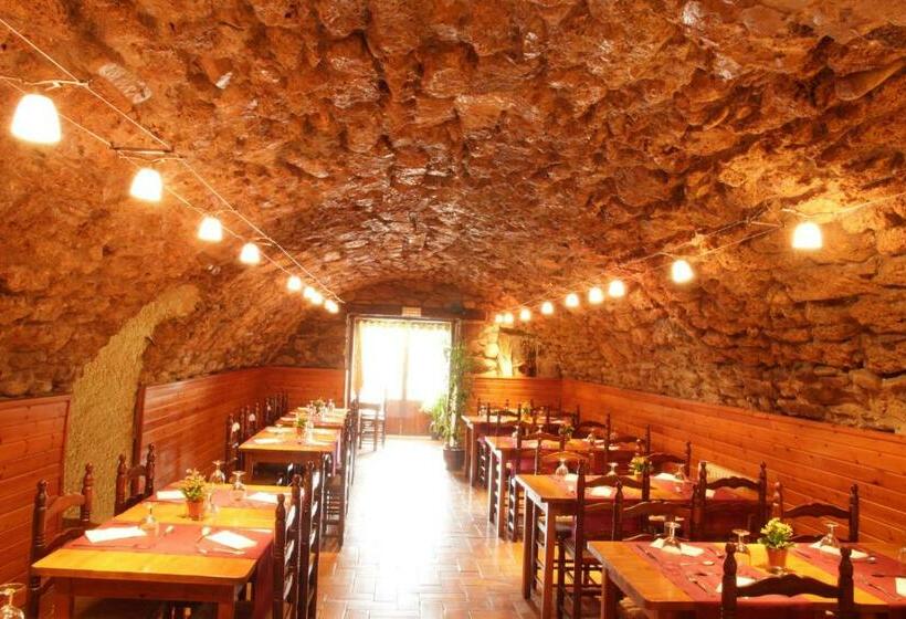 חדר סטנדרט לשלושה, Càmping Els Roures