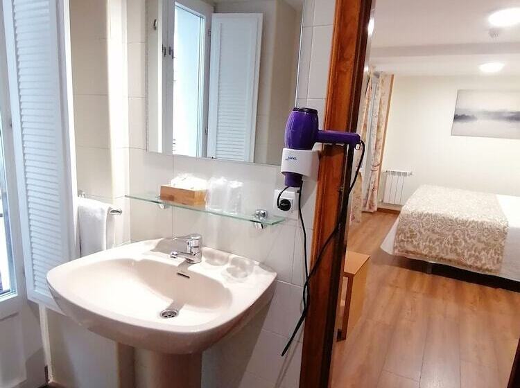 スーペリアールーム, Hostal Anosa Casa