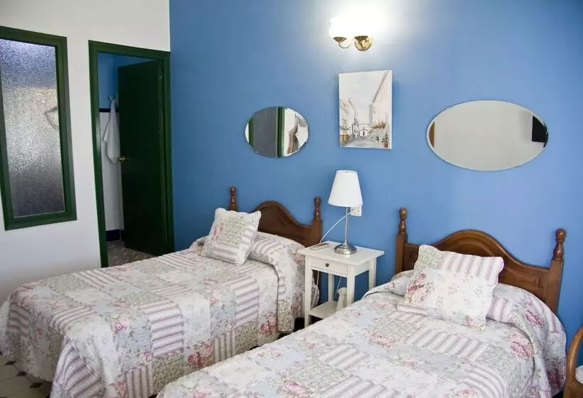 スタンダードトリプルルーム, Hostal El Faro
