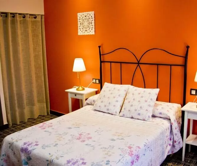 スタンダードトリプルルーム, Hostal El Faro