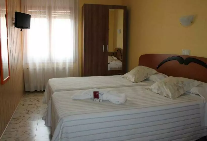 Economy Zimmer, Hostal Fabrellas