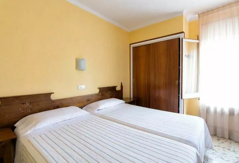 Economy Zimmer, Hostal Fabrellas