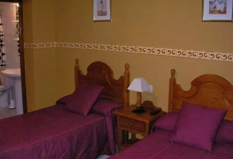 Camera Standard, Hostal Trujillo