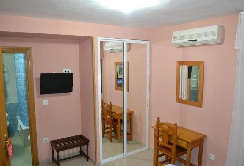 اتاق استاندارد یک نفره, Hostal Al Qazeres