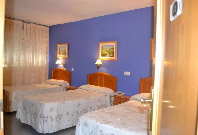 スタンダードトリプルルーム, Hostal Al Qazeres