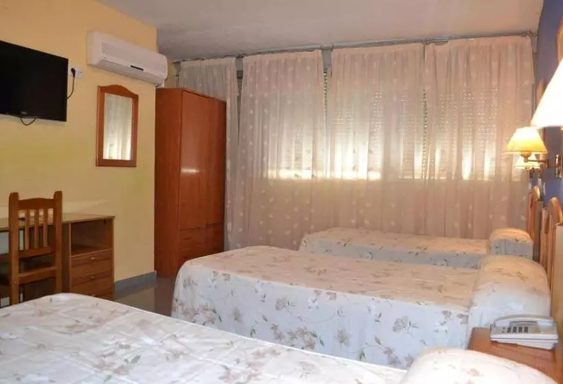 スタンダードトリプルルーム, Hostal Al Qazeres
