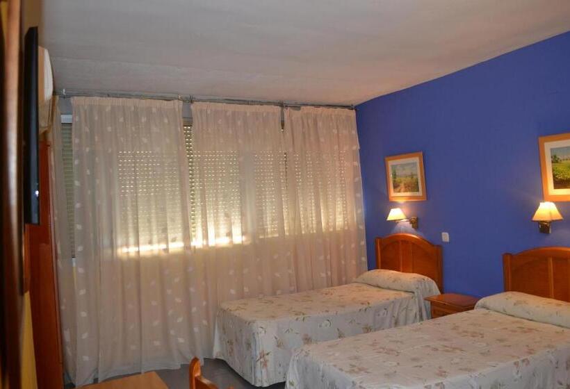 اتاق اکونومی, Hostal Al Qazeres