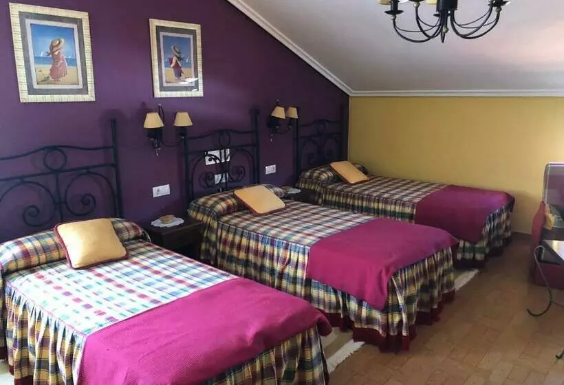 اتاق استاندارد سه نفره, Hostal Juan