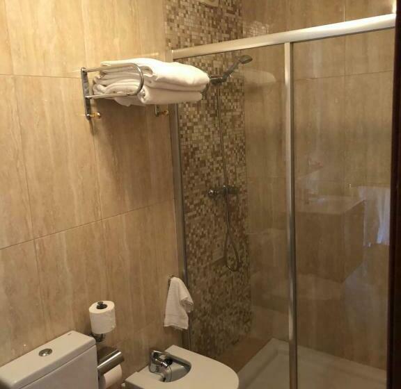 Habitación Triple Estándar, Hostal Juan