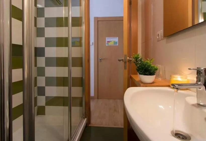 اتاق استاندارد یک نفره, Hostal La Numantina