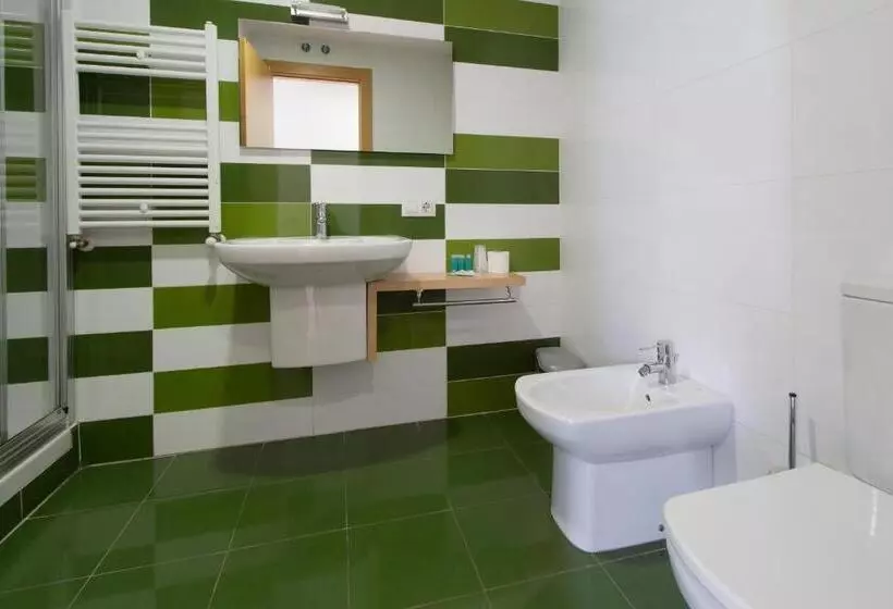 اتاق استاندارد سه نفره, Hostal La Numantina