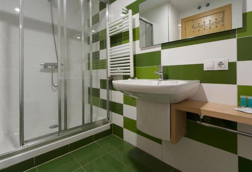 חדר סטנדרט לשלושה, Hostal La Numantina
