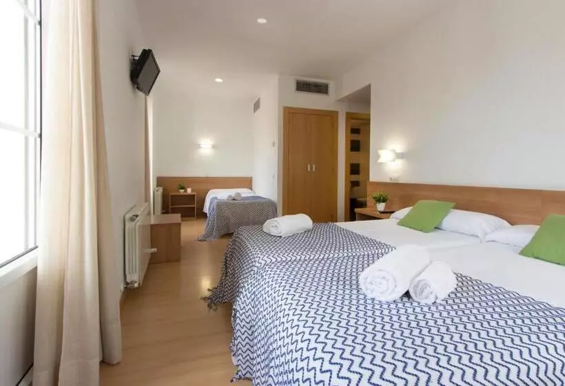 اتاق استاندارد سه نفره, Hostal La Numantina