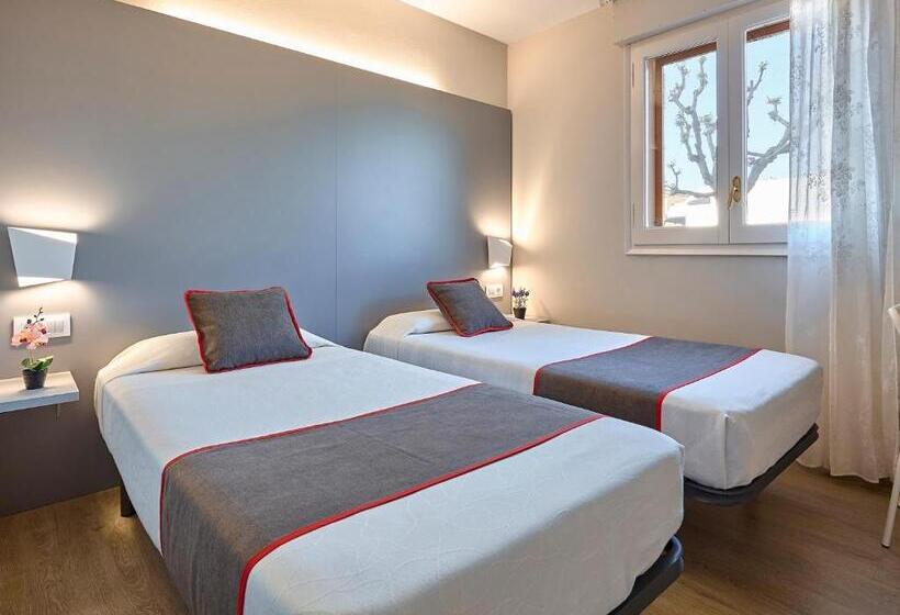 经济房, Hostal Mas Ferrer