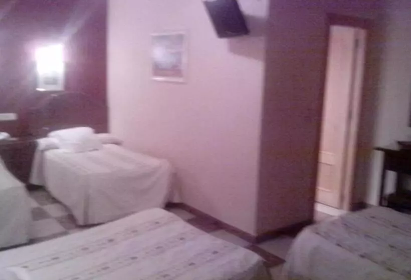 スタンダード４人部屋, Hostal Residencia Castilla