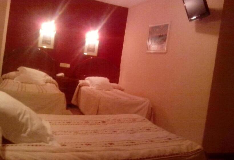 اتاق استاندارد چهار تخته, Hostal Residencia Castilla