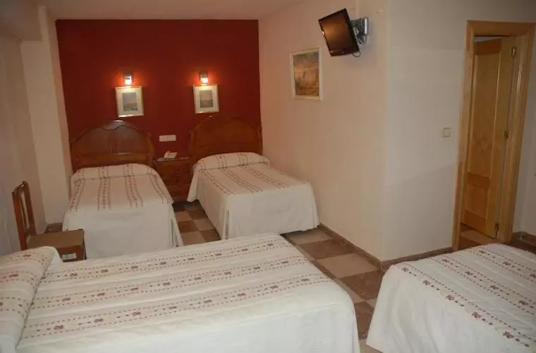 スタンダード４人部屋, Hostal Residencia Castilla