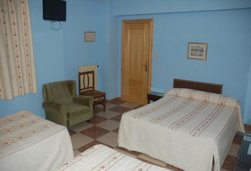 اتاق استاندارد چهار تخته, Hostal Residencia Castilla