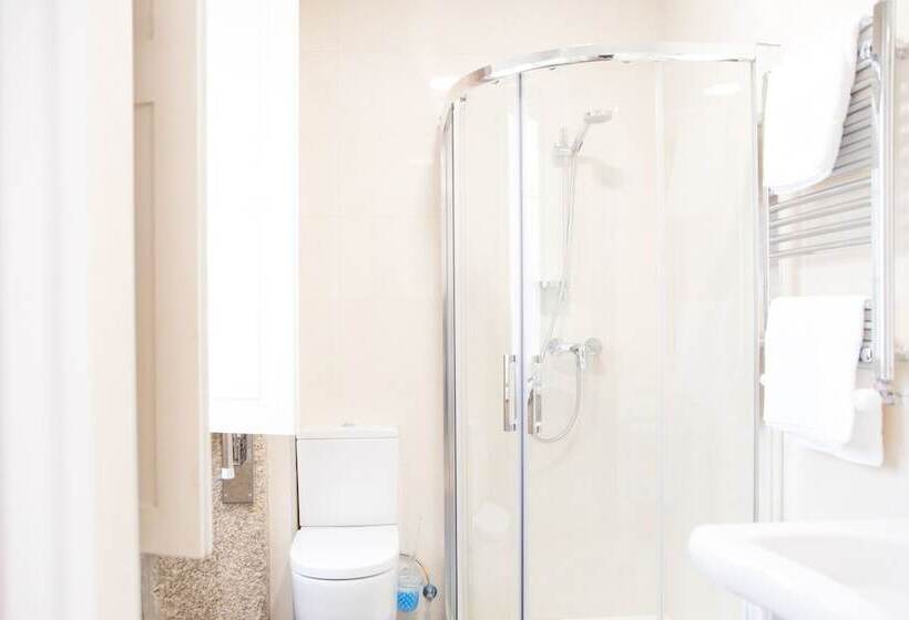 غرفة قياسية, Linares Rooms Santiago