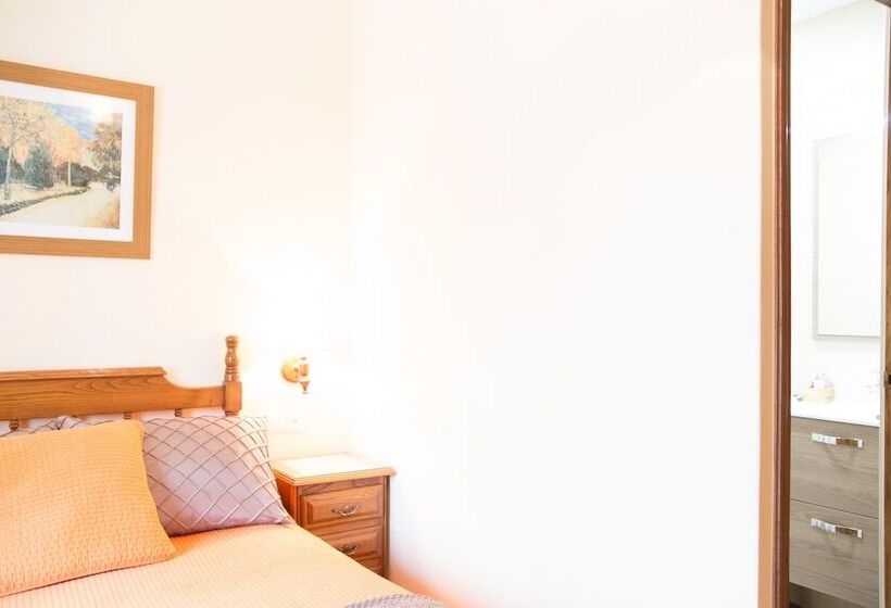 غرفة قياسية, Linares Rooms Santiago