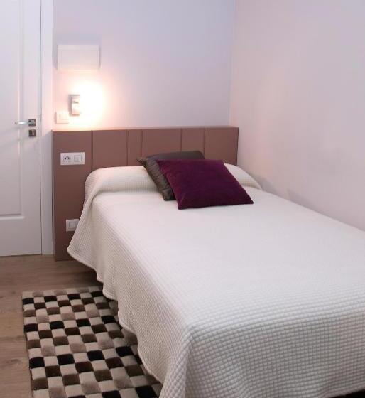 غرفة قياسية فردية, Linares Rooms Santiago