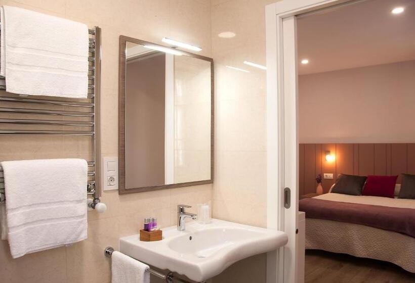 غرفة قياسية, Linares Rooms Santiago