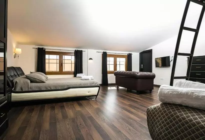 Quarto Familiar, Montmar