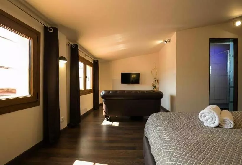 Quarto Familiar, Montmar