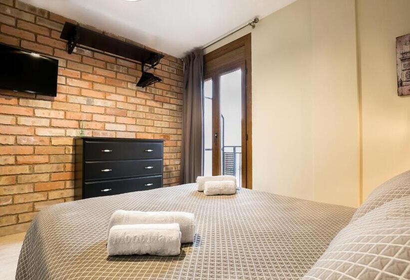 标准单人间, Montmar